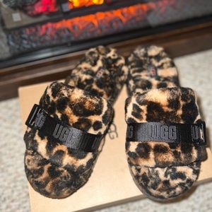 UGG Womens Fluffita Shoes